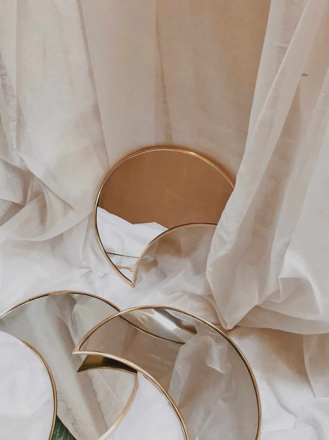 Miroir Lune en Laiton – Artisanat Marocain