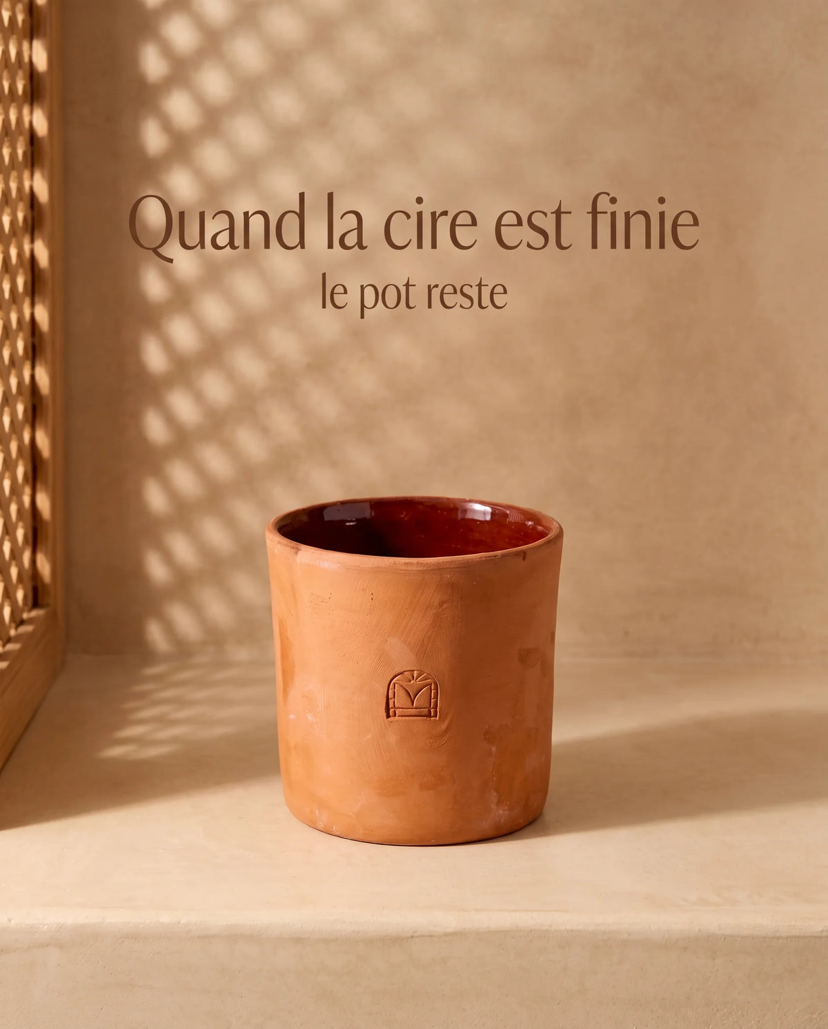 Louiza - Bougie parfumée verveine & thé vert, pot en terre cuite marocaine