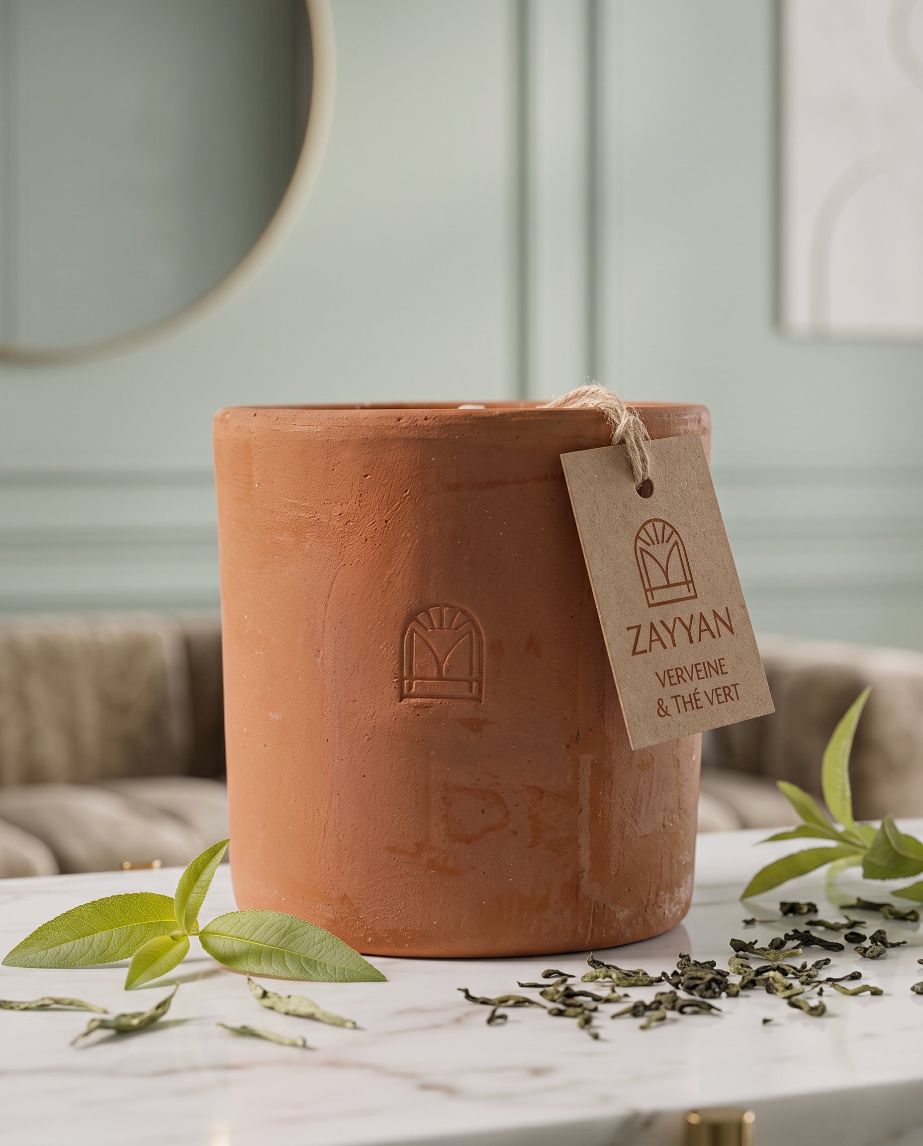 Louiza - Bougie parfumée verveine & thé vert, pot en terre cuite marocaine