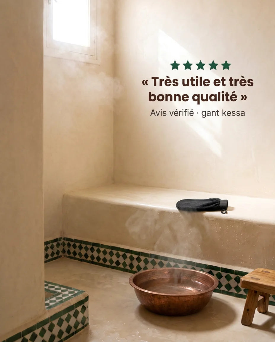 Gant kessa Zayyan sur un banc en tadelakt d'une maison marocaine, avis client cinq étoiles