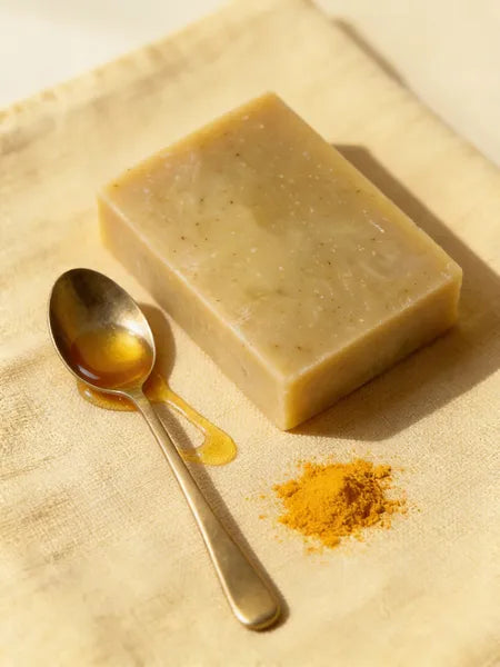 Savon au curcuma & miel - Saponifié à froid, artisanal