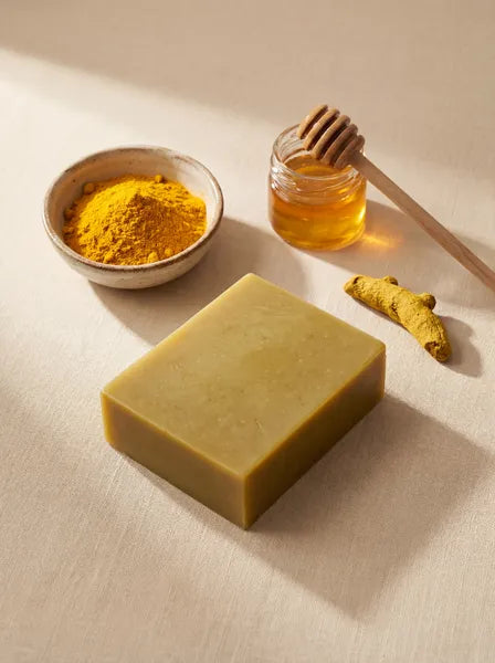Savon au curcuma & miel - Saponifié à froid, artisanal
