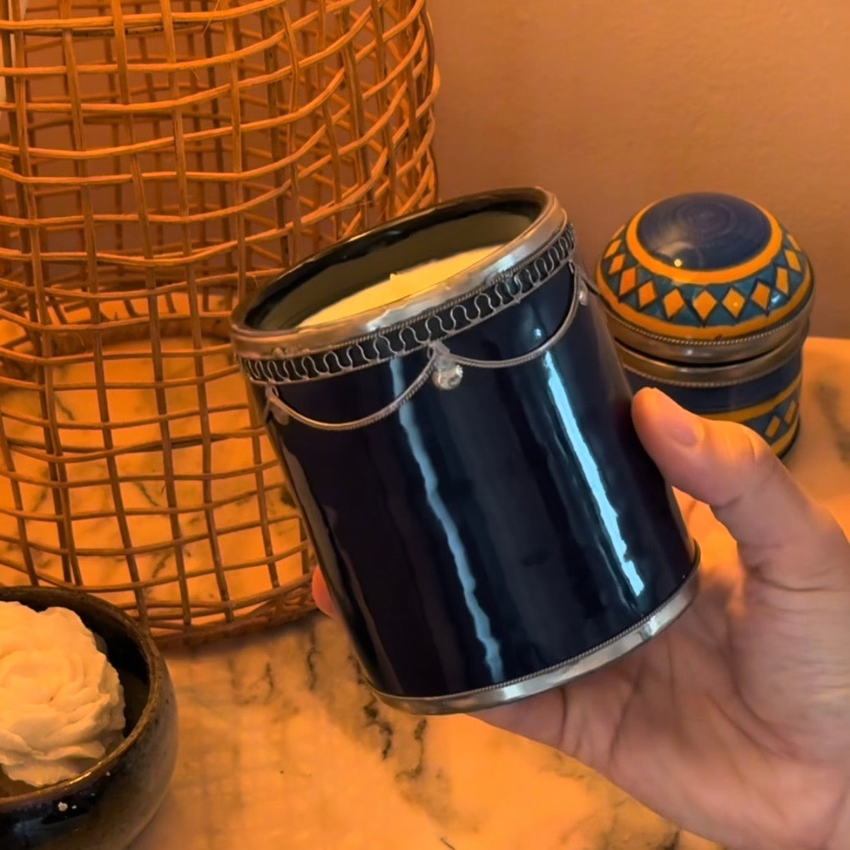 Bougie Artisanale Zayyan — “Bleu Roi” (Pièce Unique)