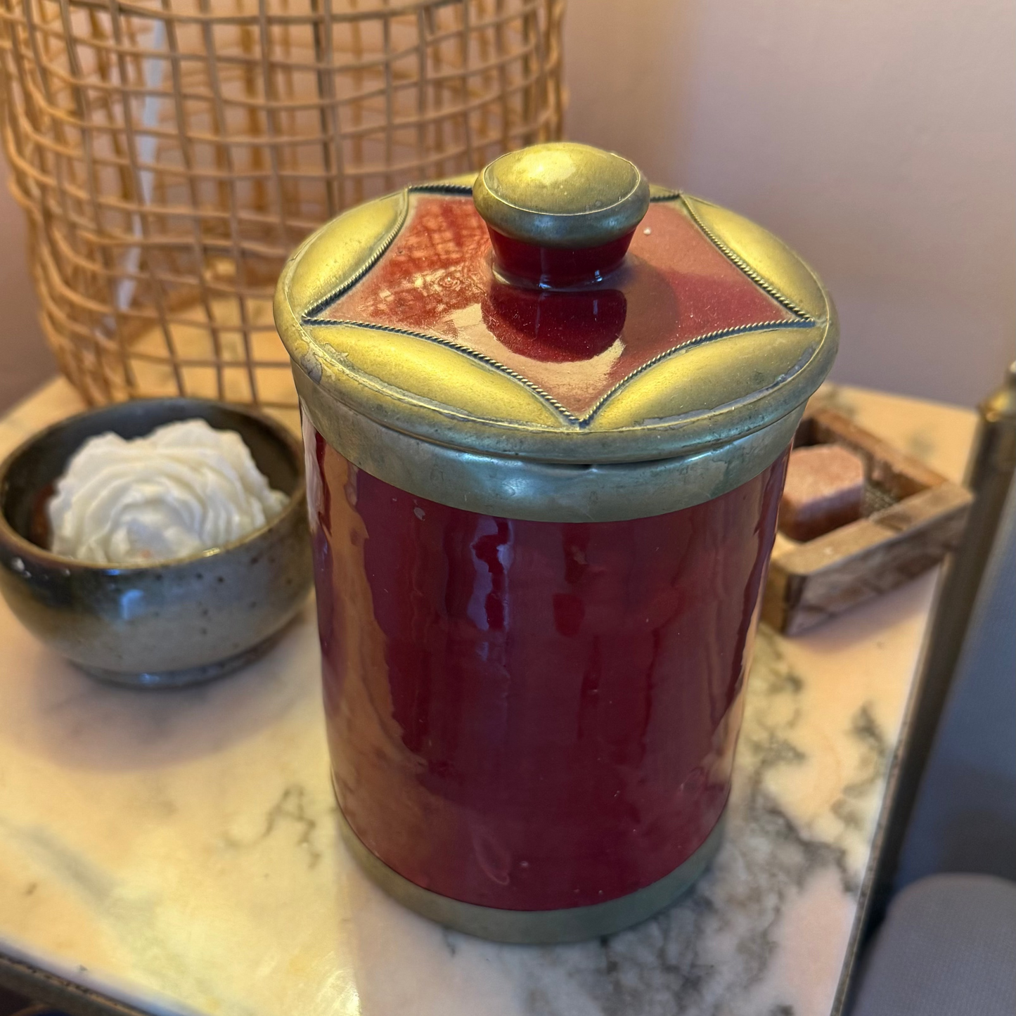 Bougie Artisanale Zayyan — “Rouge Safran” (Pièce Unique)