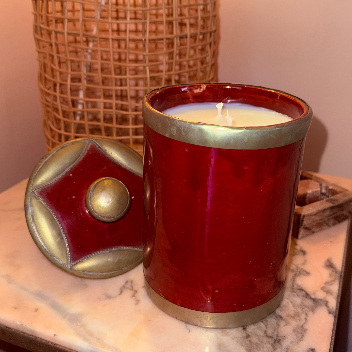 Bougie Artisanale Zayyan — “Rouge Safran” (Pièce Unique)