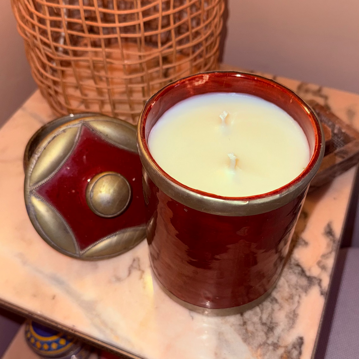 Bougie Artisanale Zayyan — “Rouge Safran” (Pièce Unique)