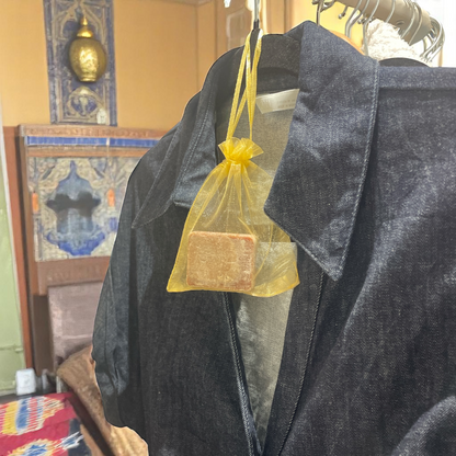 Parfum d’ambre solide Zayyan – Parfum de Maison  raffiné