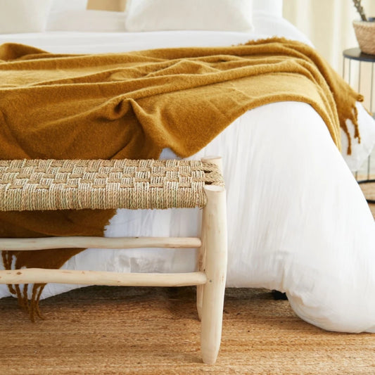 Banquette en bois brut et fibres de palmier tressé – Doum