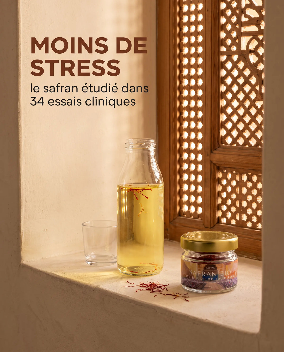 Pot de safran Zayyan et bouteille d'eau safranée, le safran étudié contre le stress